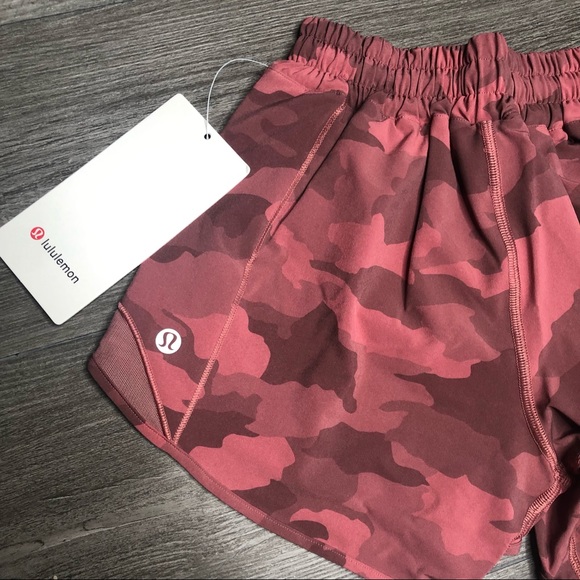 Lululemon Hotty Hot Low Rise Short 4" - Picture 5 of 9